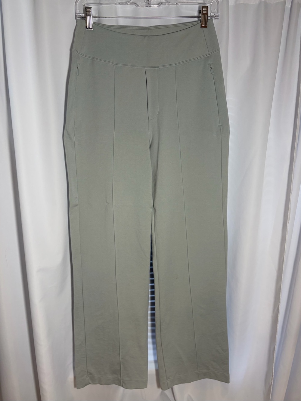 ATHLETA Eastbound Wide Pant in Light Green/Grey size 4